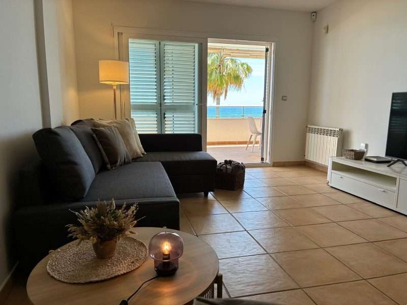 012Salon1-copy-800×600-1